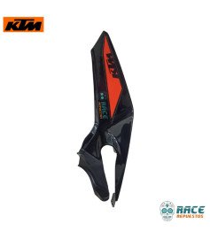 Tapa Sillin Izquierda Negra Duke 200/250/390 Original KTM 